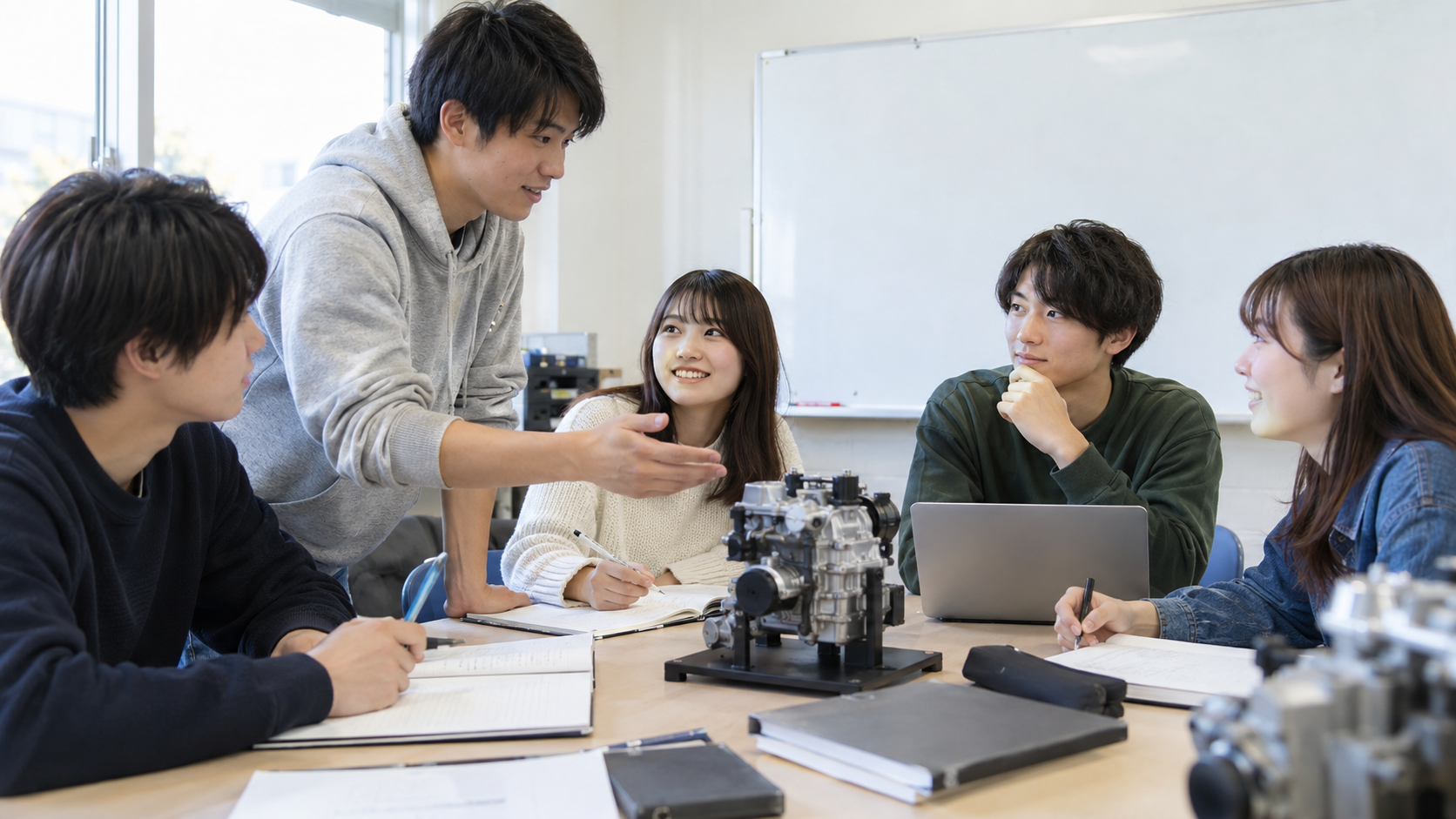 自動車短大は整備実習以外の授業も多い？専門技術と学びの役割